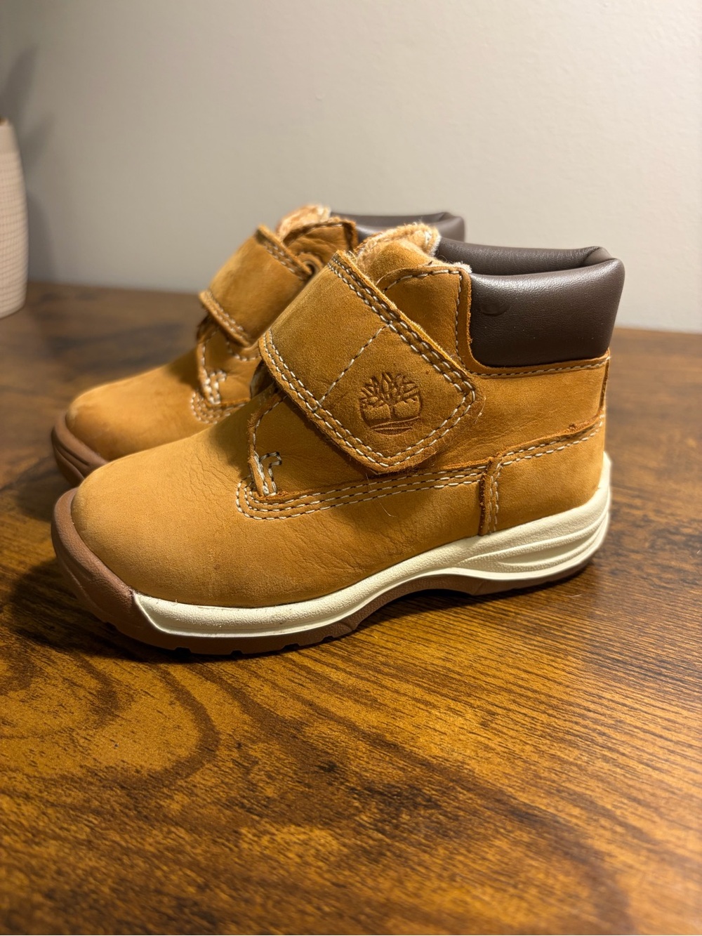 Timberland Timber Tykes Toddler Boots in wheat nubuck Velcro Size 5